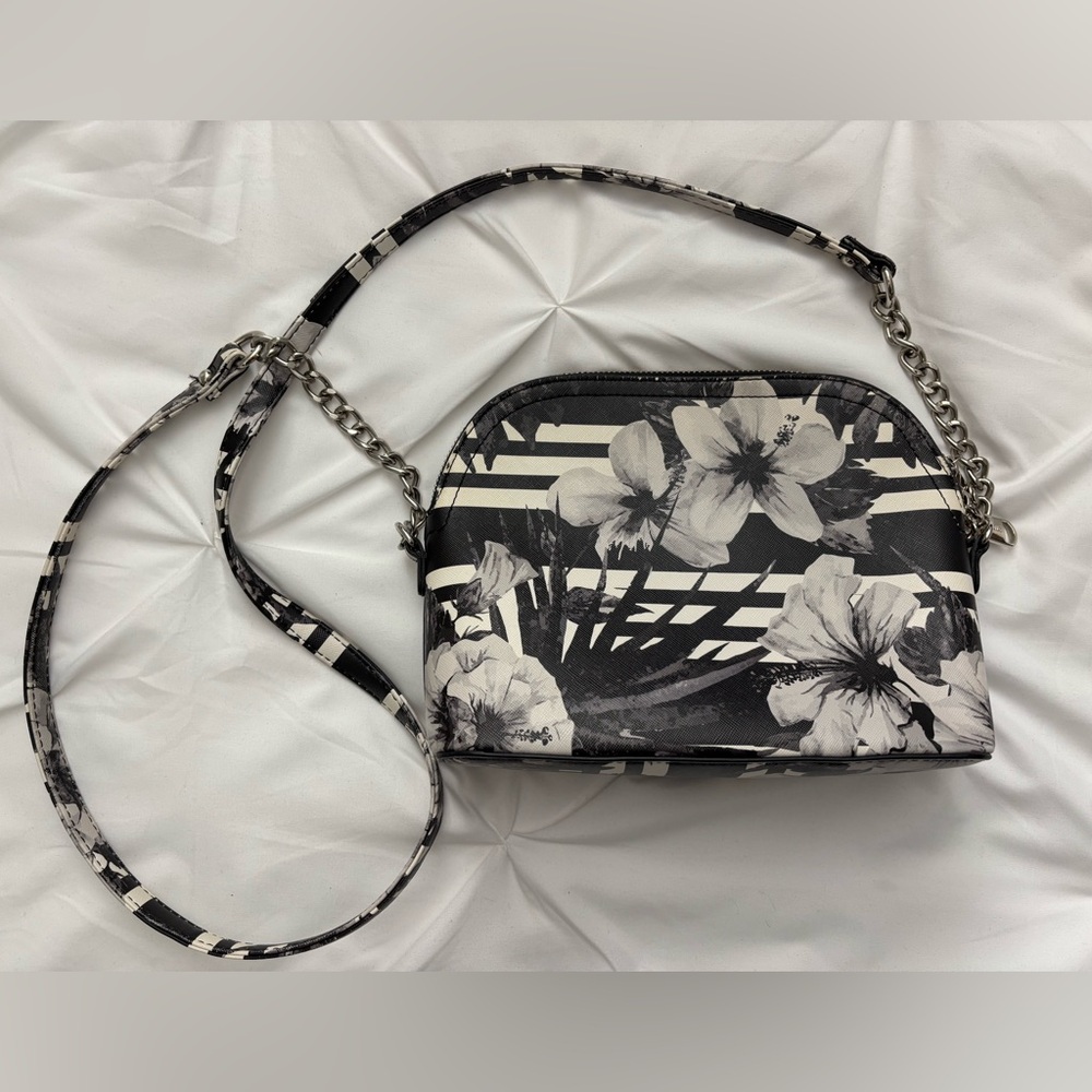 STEVE MADDEN Black & White Tropical Floral Crossbody Bag, VGUC - Picture 3 of 11